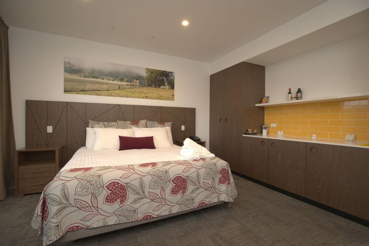 Young Federation Motor Inn And Services Club Extérieur photo